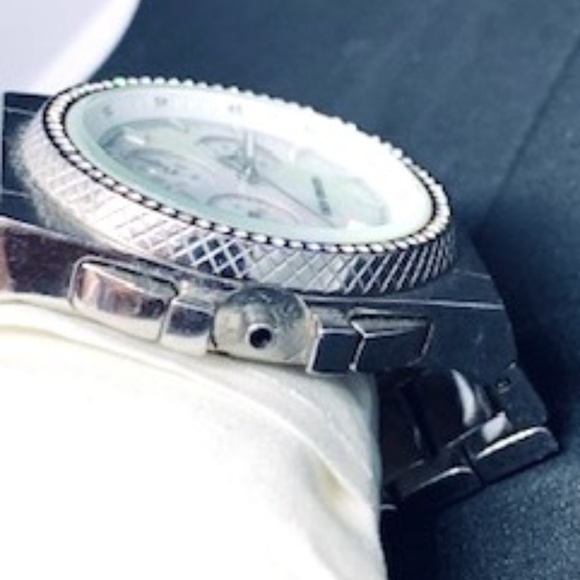 MICHAEL KORS STAINLESS STEEL MOTHER  PEARL video - Picture 4 of 7